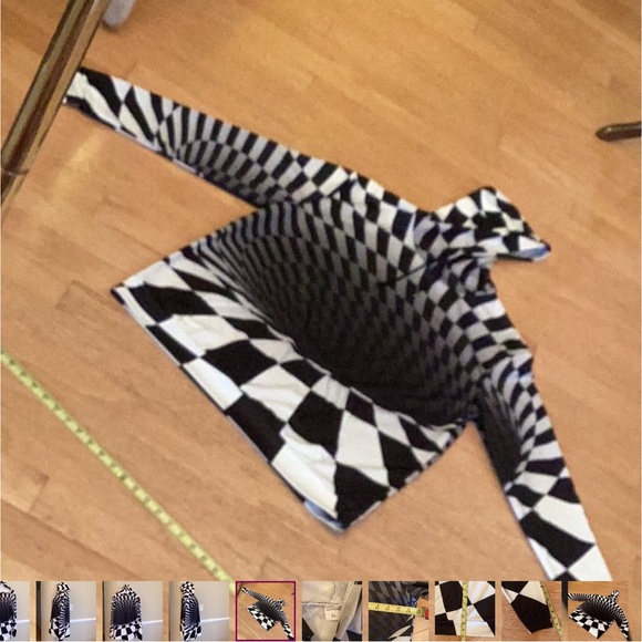 Unisex optical illusion polyester hoodie in black and white. Size XL. - Picture 6 of 11